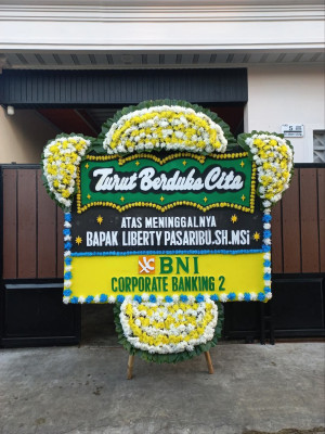 Papan Bunga Duka di Carenang
