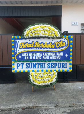 Papan Bunga Duka di Carenang