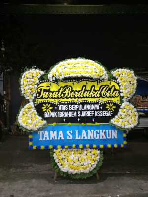 Papan Bunga Duka di Carenang